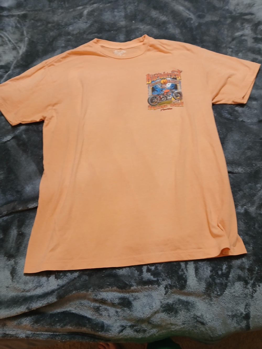 Men's Peach Graphic Short-Sleeve Tee with Chest Print